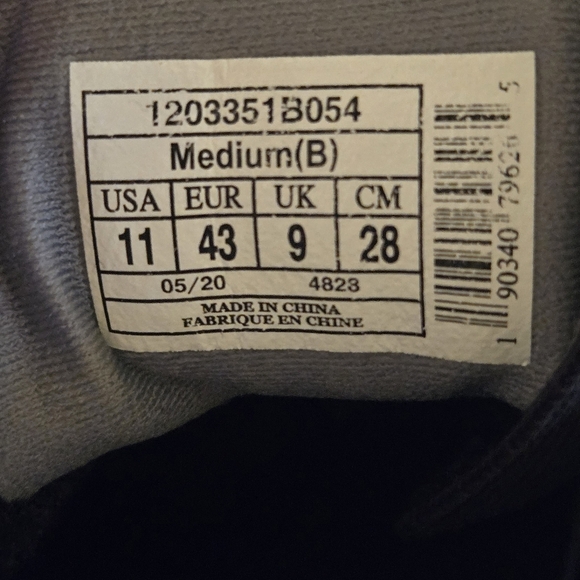 Brooks Levitate 4.0 Womens Black And Gold Running Shoe Sz 11 - Picture 4 of 7